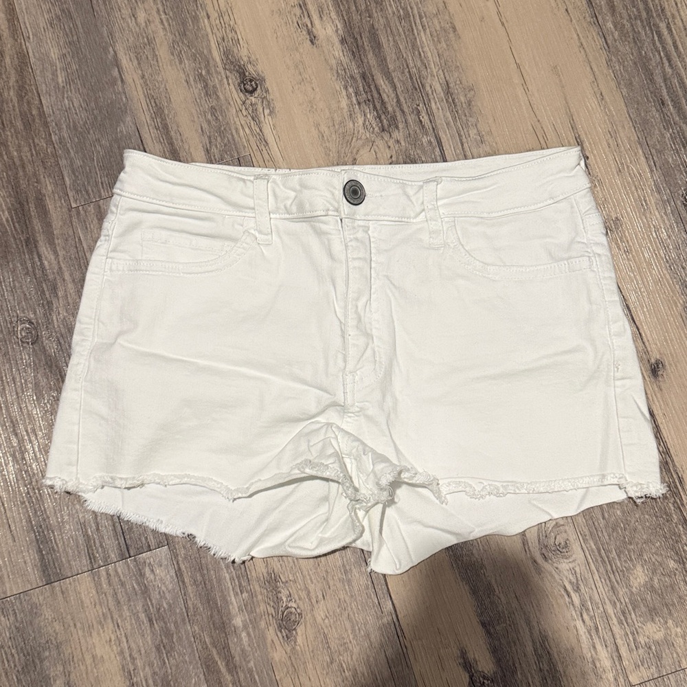 White Denim Shorts. Cross posted